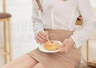 AISS爱丝(钻石版) – 街角趣谈，欣杨的写真合集：离开一点烟火气，心还在荡啊