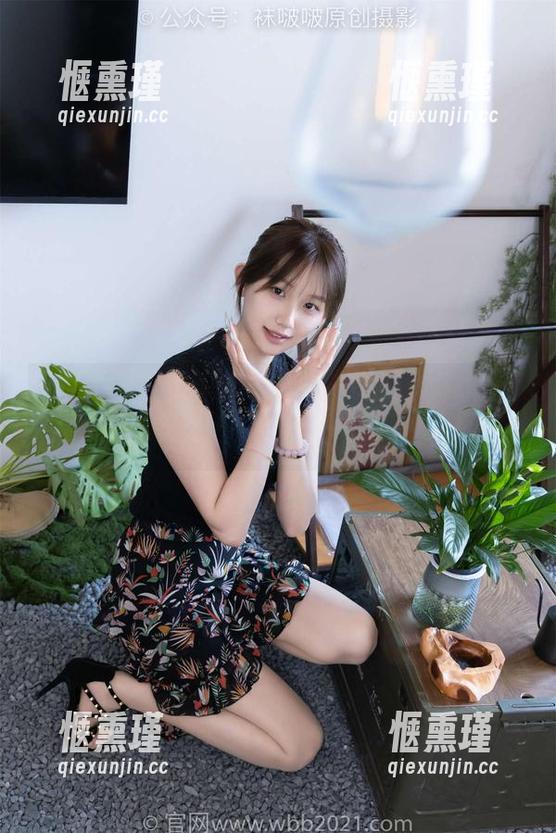 BoBoSocks袜啵啵-小甜豆 BoBoSocks袜啵啵 - 小甜豆的清纯界限,来吧,快领取免费套图,一览无遗哦。