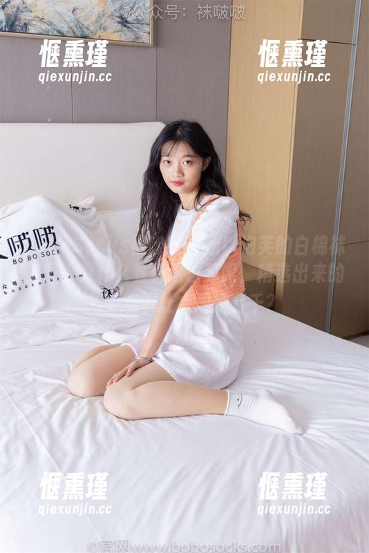BoBoSocks袜啵啵-泡芙 BoBoSocks袜啵啵 - 所以泡芙的白棉袜美图,为什么看着这么养眼,精选出来的每一张都让人思绪万千?