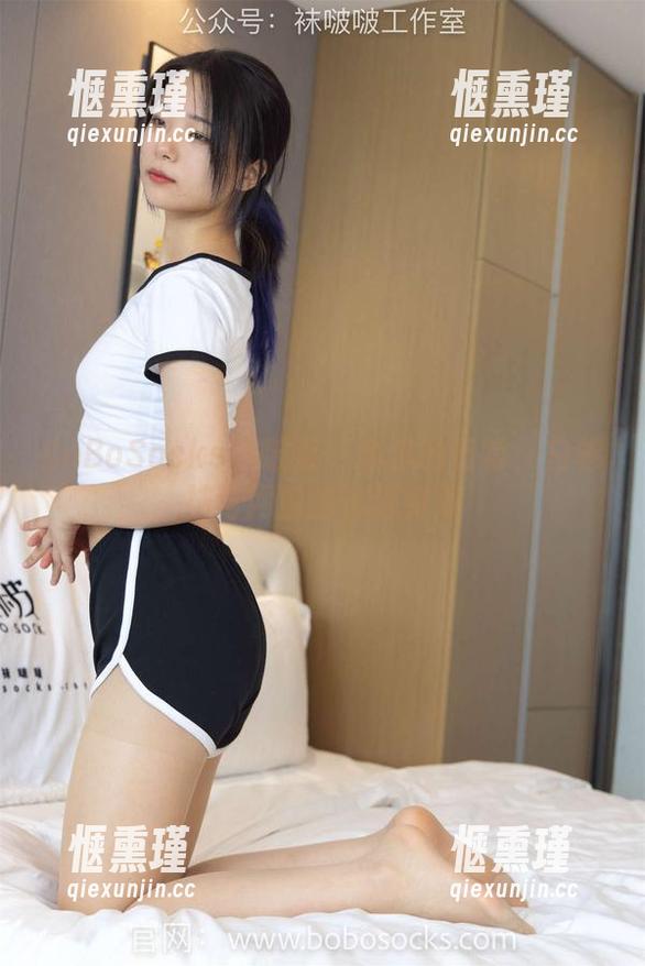 BoBoSocks袜啵啵-苏苏 BoBoSocks袜啵啵 - 苏苏的日常:白棉袜与网盘的恰到好处
