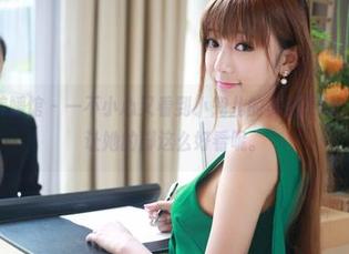 MyGirl美媛馆 – 一不小心又看到小兜儿的美图更新，算了，谁让她的脚这么好看呢。