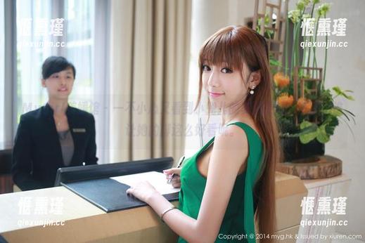 MyGirl美媛馆-小兜儿 MyGirl美媛馆 - 一不小心又看到小兜儿的美图更新,算了,谁让她的脚这么好看呢。