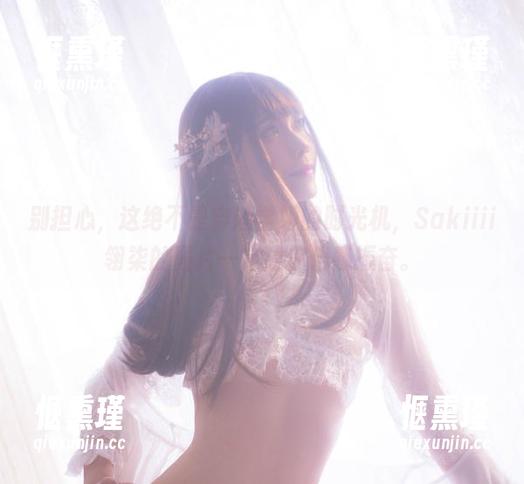 别担心，这绝不是穿越学姐的时光机，Sakiiii翎柒的图片一定让你倍感振奋。