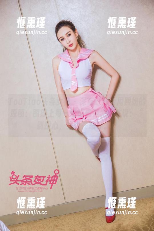 TouTiao头条女神-周熙妍 TouTiao头条女神 - 深夜时分看周熙妍的原图:图册上每一张都像是偷偷在说:“别担心,我也在想你。”