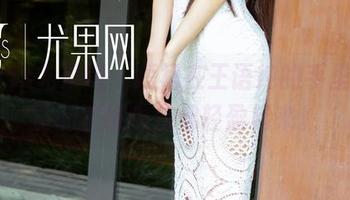 UGirls尤果网 – 短裙在王语纯的手里，厚重的壁纸也仿佛轻盈起来。