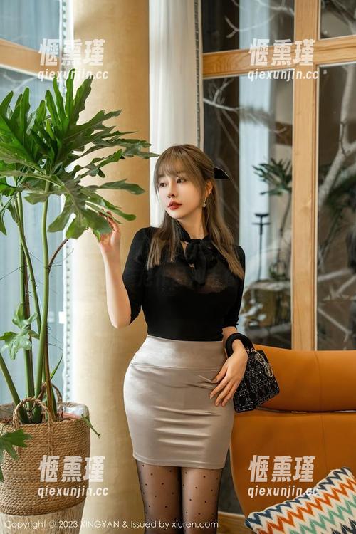 XINGYAN星颜社 - 想学泳装搭配？Emily尹菲的比基尼作品冲击你下载的信念
