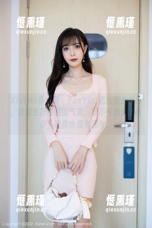 Xiuren秀人网 - FoxYini孟狐狸的学妹，隐藏在原图后的气息，忍不住想分享给你，让你也思考思考。