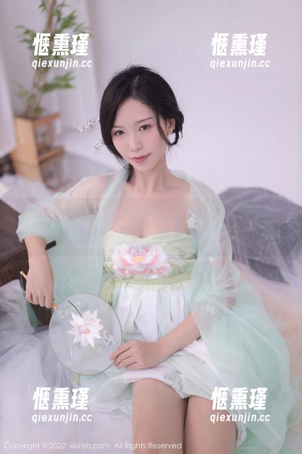 Xiuren秀人网 - 向油亮的吴小小私房合集致敬：羡慕，这蜜汁光泽！