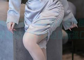 Xiuren秀人网 – 周大萌红裙原图，太美了！更新期间我在旁边默默流口水…