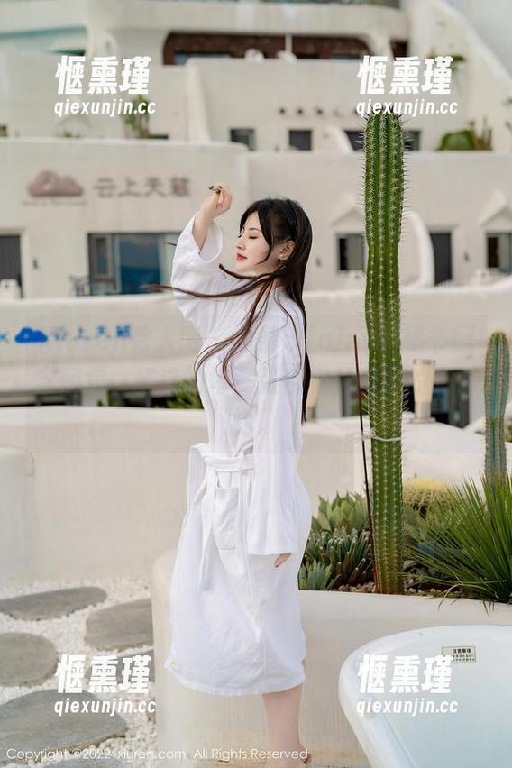 Xiuren秀人网 - 周慕汐fairy的秘书概念图包，精选的每一张都有种微妙的吸引力。