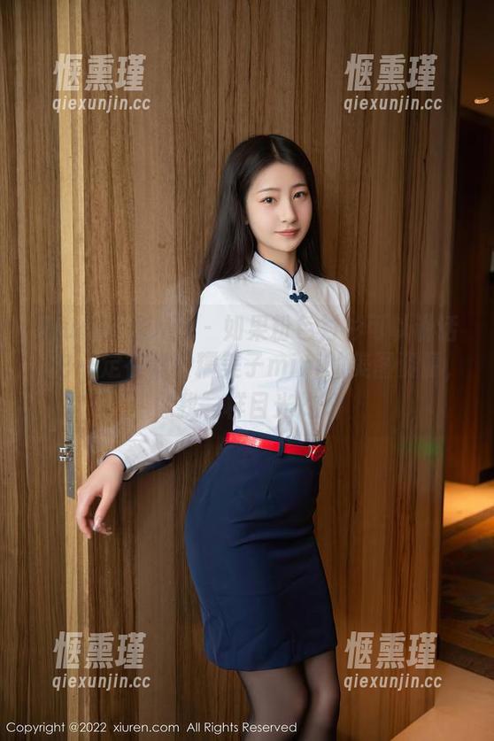 Xiuren秀人网 - 如果粉色衬衫可以说话，它一定在称赞糯美子mini的美图资源，像我一样目光灼灼