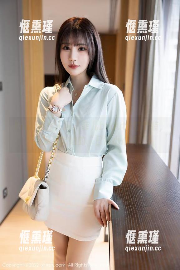 Xiuren秀人网-菲儿beauty Xiuren秀人网 - 菲儿beauty的套装,高清展现出她的“日常小心机”?