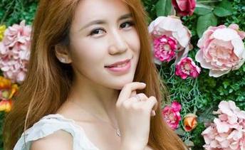 YouWu尤物馆 – 潘琳琳ber的“猫耳装与蕾丝网袜”合集来了，下载吧，让你觉得自己也是个小可爱！