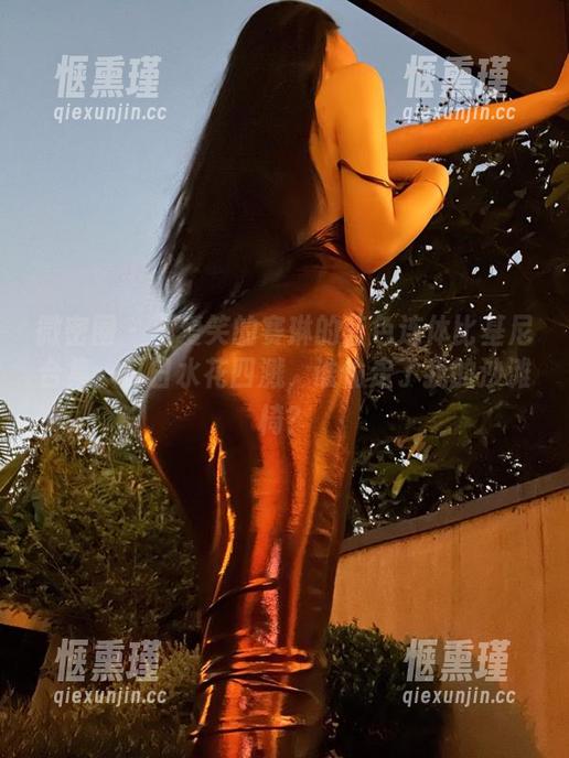 微密圈 - 不爱笑的赛琳的蓝色连体比基尼合集，夏日水花四溅，谁偷走了我的沙滩椅？