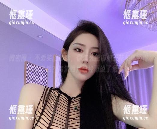 微密圈 - 不爱笑的赛琳，你怎么把御姐天花板演绎得这么自然？高清照片已经再说了很多话