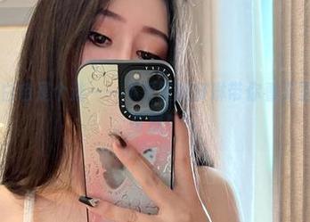 微密圈 – 白色是个迷——不爱笑的赛琳带你看无圣光的图包奇观！