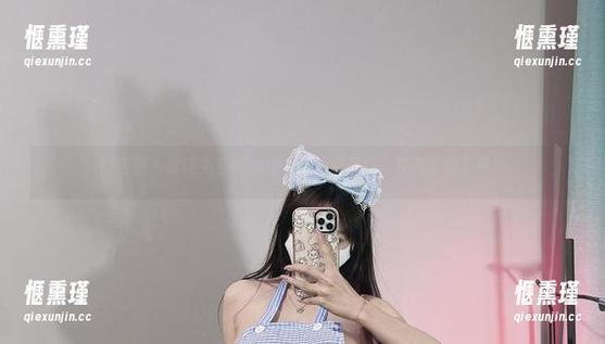 微密圈 - 谁让兔宝妮to的美腿如此吸引，快来全套下载！