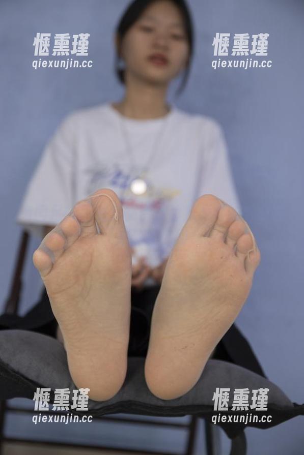 南国足艺-静儿 南国足艺 - 光影交错,静儿和她的毛衣在高清中撒娇