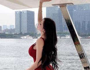 微密圈 – 浴室美人周妍希合集，下载吧，难得看到浴室的比心技能，平时你也可以尝试哦！