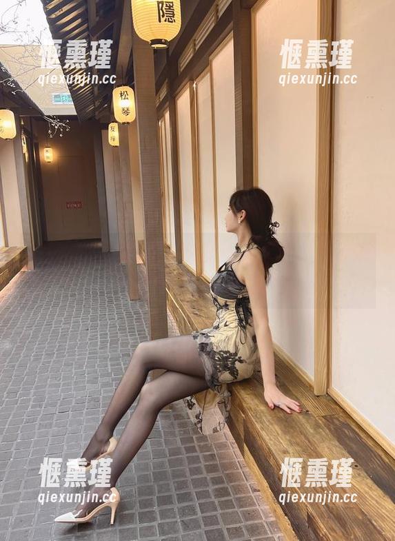 微密圈 - 在周妍希的黑丝图库里，恍若发现了未知的领域