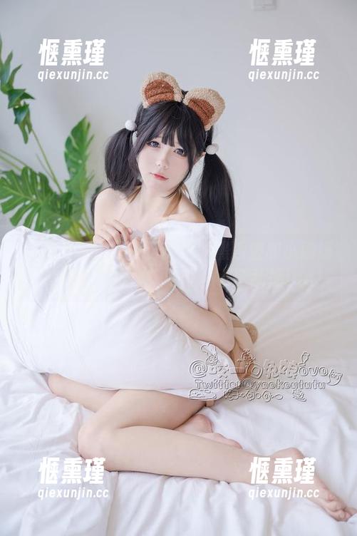 免费集合？咬一口兔娘的黑凌波和小剧场，这是什么操作？好奇心小鹿乱撞ing！