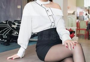 嗲囡囡 – 最新写真：程慧娴Phoebe红裙飘逸，想问这是走哪儿的风？