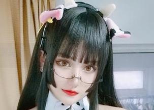 猫耳+白黑搭配，夏鸽鸽不想起床的套图更新让我直呼过瘾！