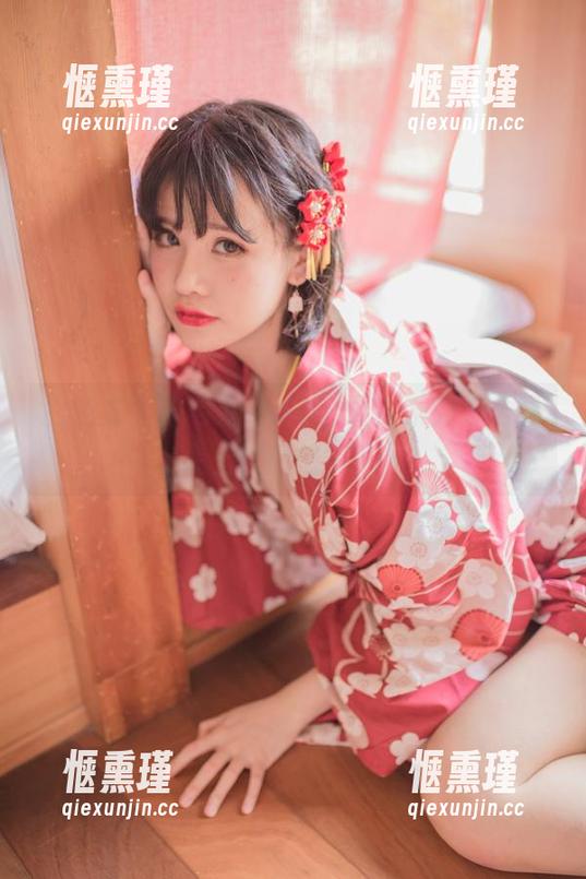 宅夏yoko 白内衣下的宅夏yoko,最新系列怎么看怎么觉得想多了。