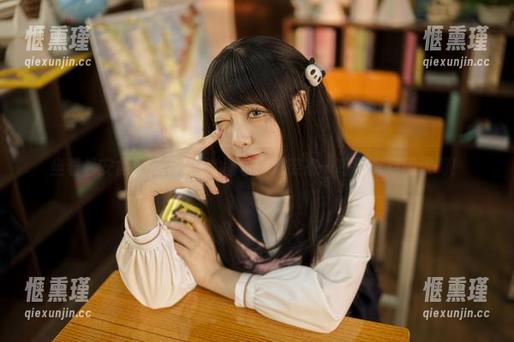 安食Ajiki 坐着看安食Ajiki修女的图包,那姿态…呼吸有点困难啊!