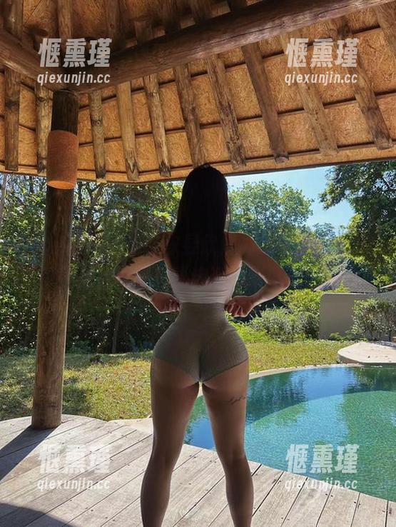宋昱欣 微密圈 - 游走在宋昱欣黑蝴蝶资源里,那可能是我真正想要追逐的那种…东西。