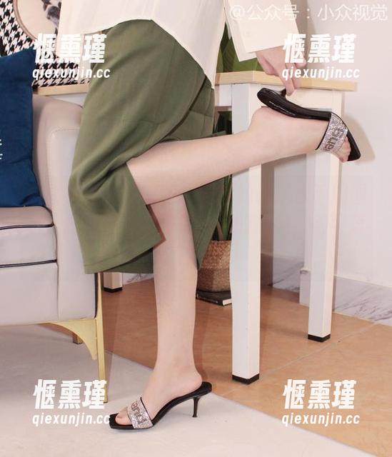 小众视觉 - 又来了！圆圆的最新水手服图包，打破我对“海军风”的想象，很可爱呢。