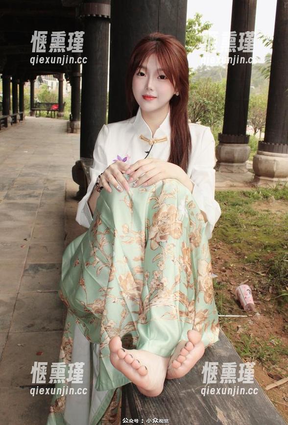 小众视觉 - 即刻获得珂老师的水手服图包，让你燃起冒险心！