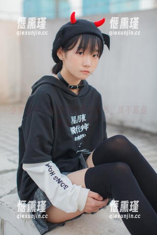 少女秩序-鹿可 少女秩序 - 原图里的鹿可秘书,算不算是职场模范生?