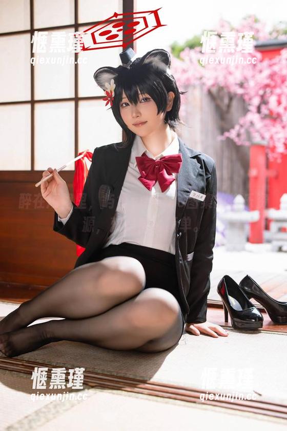 醉在短裙里，屿鱼yukako图集的快乐资源，就是这么简单。