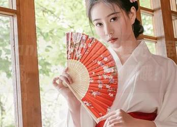 年年Nnian比基尼，图片曝光，虽说能下载，但小心火花四溅哦！