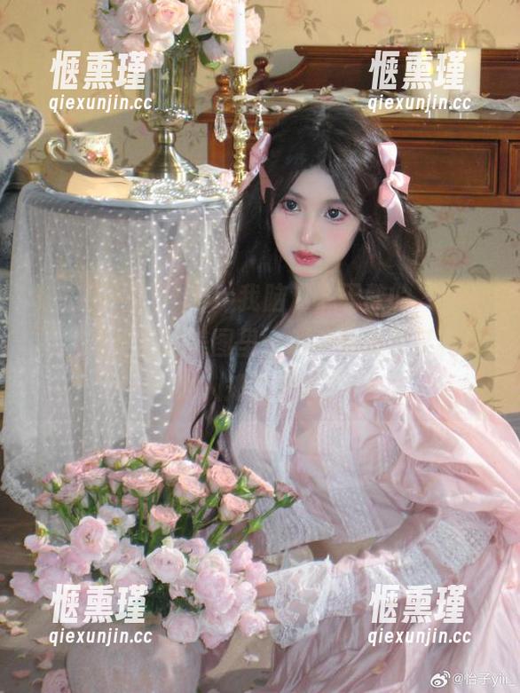 怡子yiii 体操服+怡子yiii=我脑海中无数的“如果”。无圣光的美图里,似乎隐藏着某种不为人知的奥秘?