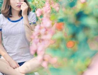 推女神 – 雪Baby的作品，带给你比基尼的另类体验，图包里全是难以描述的“图章”。