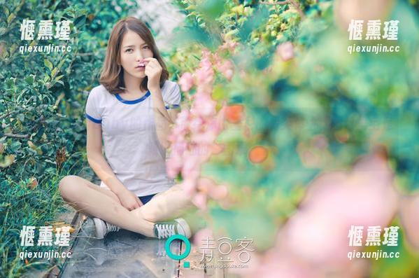 推女神-雪Baby 推女神 - 雪Baby的作品,带给你比基尼的另类体验,图包里全是难以描述的“图章”。