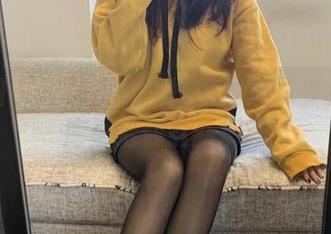微密圈 – 谁说皮衣只能酷？提袜少女在图库里给你最新解读