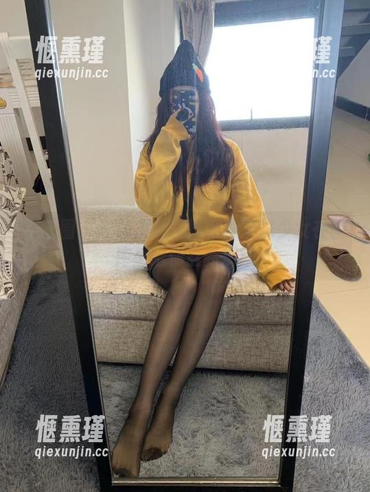 提袜少女 微密圈 - 谁说皮衣只能酷?提袜少女在图库里给你最新解读