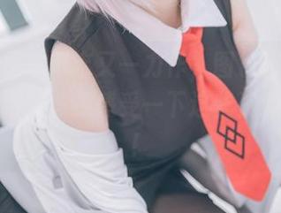 嘻嘻，是本末末又一力作，图包里是路易九世礼服，顺便感受一下这些资源的奇趣！