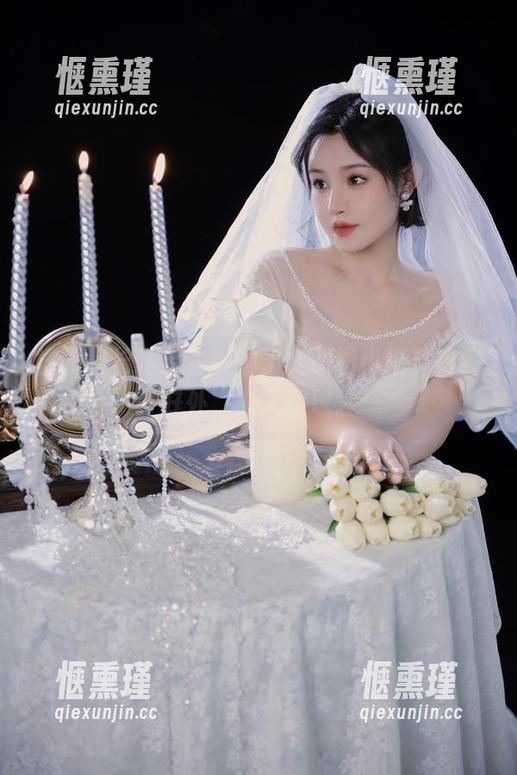 桃暖酱 桃暖酱长腿全套实锤了,原图小细节恰到好处,抓人眼球。