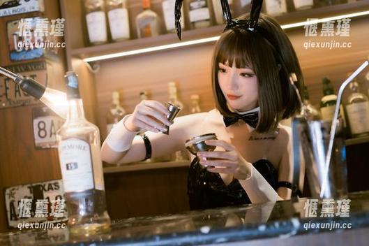 在线写真，桃良阿宅说，他的“秘密交易”有人懂吧