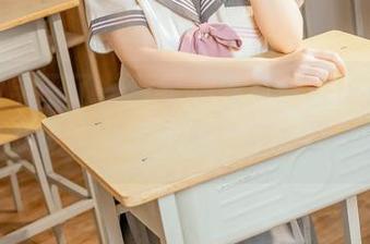 桃良阿宅干了一票定制图集，桃子白得让人想吃可行…咳咳，我胡说了。