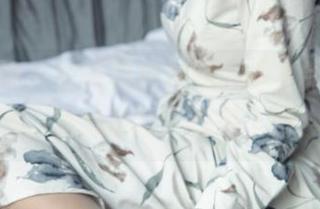 梦丝女神 – 在线黑色校服，乔儿的酷炫秘密，图片总让人想多了啊！