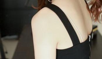 梦丝女神 – 小牛仔的裤里丝，谁能想象雨晨拍得这么“随意”？值得一看！