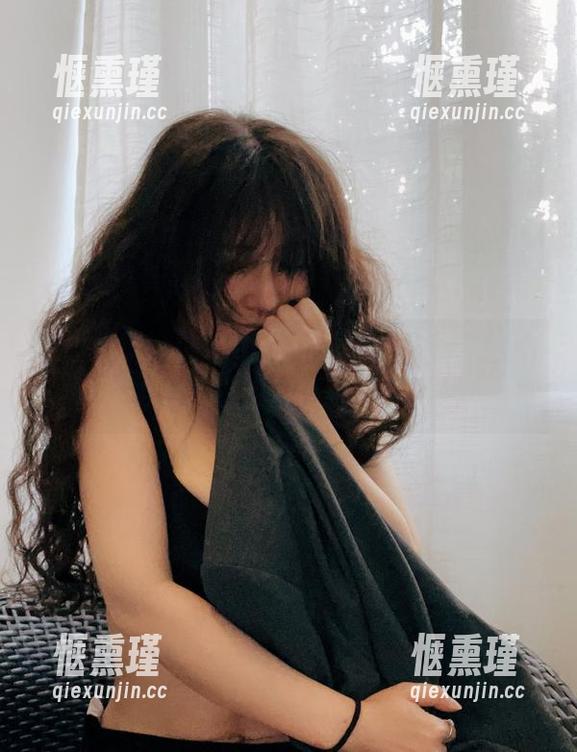 原图分享，樱晚gigi的短裙……有没有人能告诉我，这是真人还是3D模型？