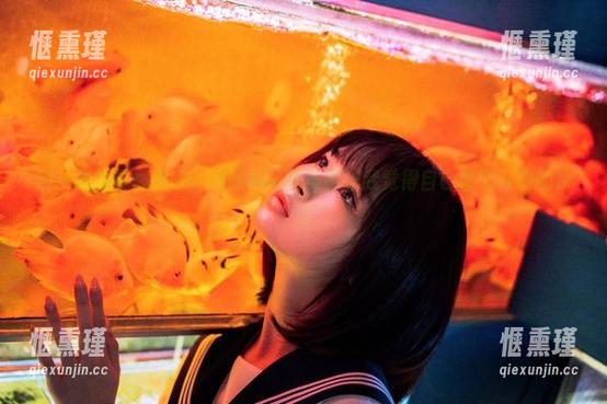 刚从温泉里爬出来，河豚抚子的美图让我觉得自己像个开心的水滴