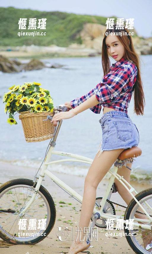爱尤物 - 王俪丁的写真：礼服大挑战，能不能把朋友都瞪成石化状态？
