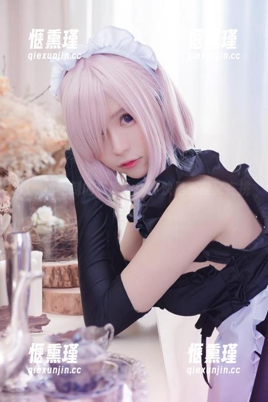 白神泱 你看这定制的和服,白神泱是不是又在挑剔了?